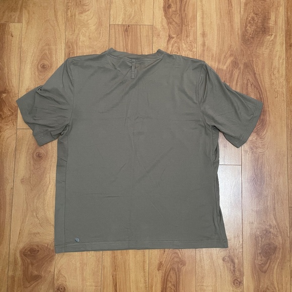 Lululemon Olive Green Shirt Size Small New Without Tag - Picture 2 of 4